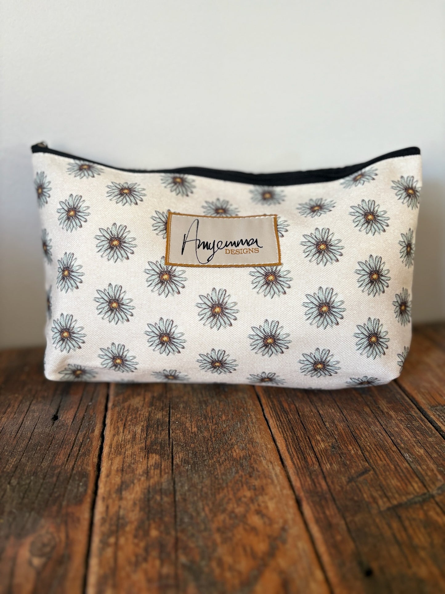 Makeup bag - Ditzy Daisy - White