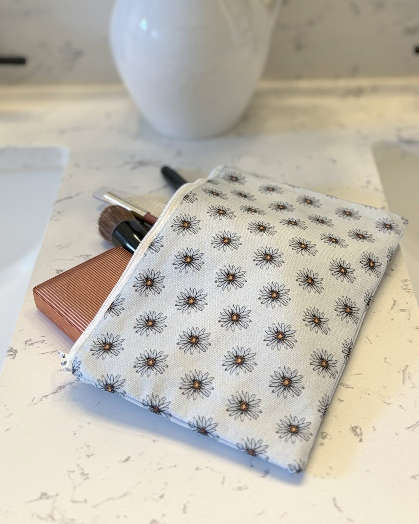 Pouch bag - Ditzy Daisy - White