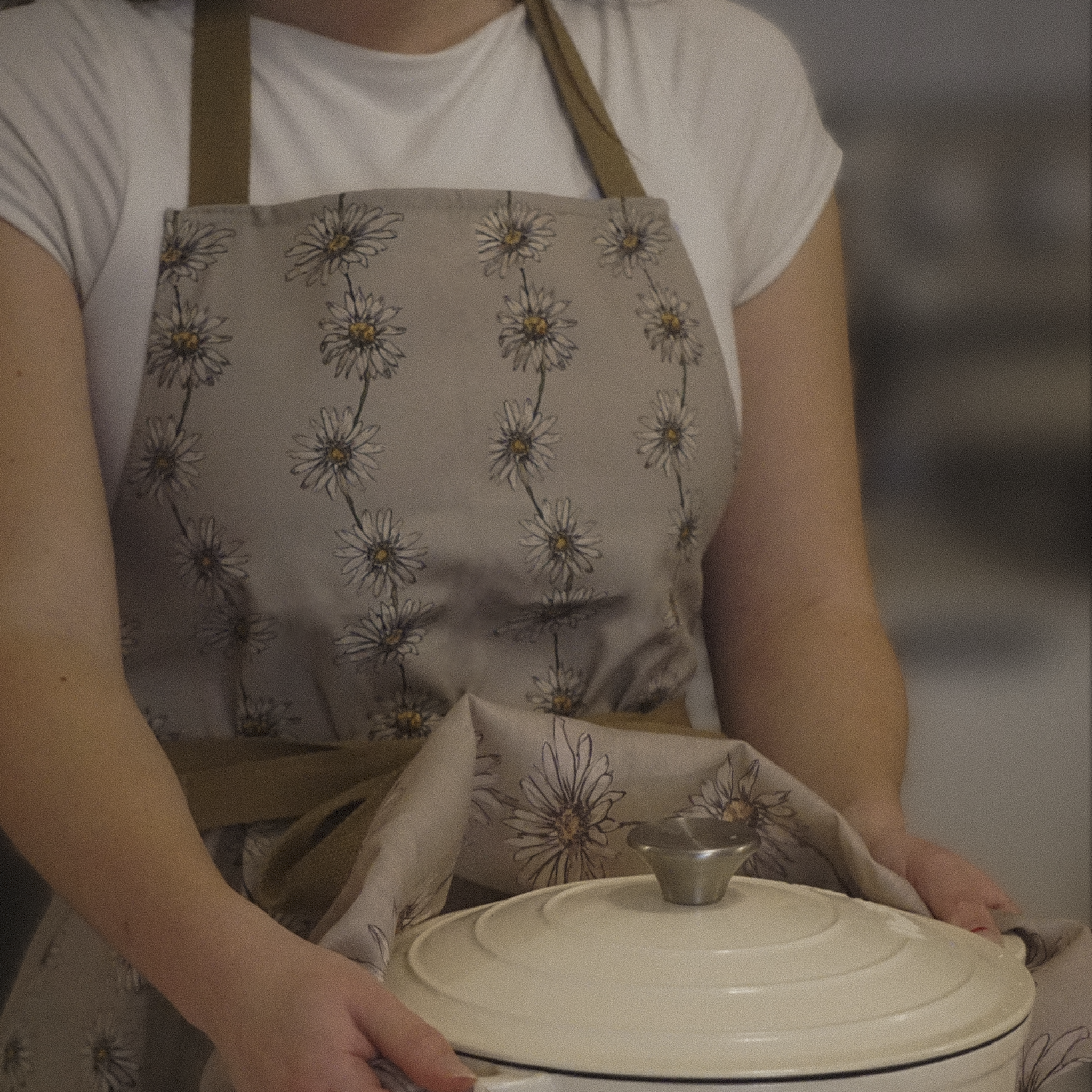 Cotton Apron - Daisy Chain - Green