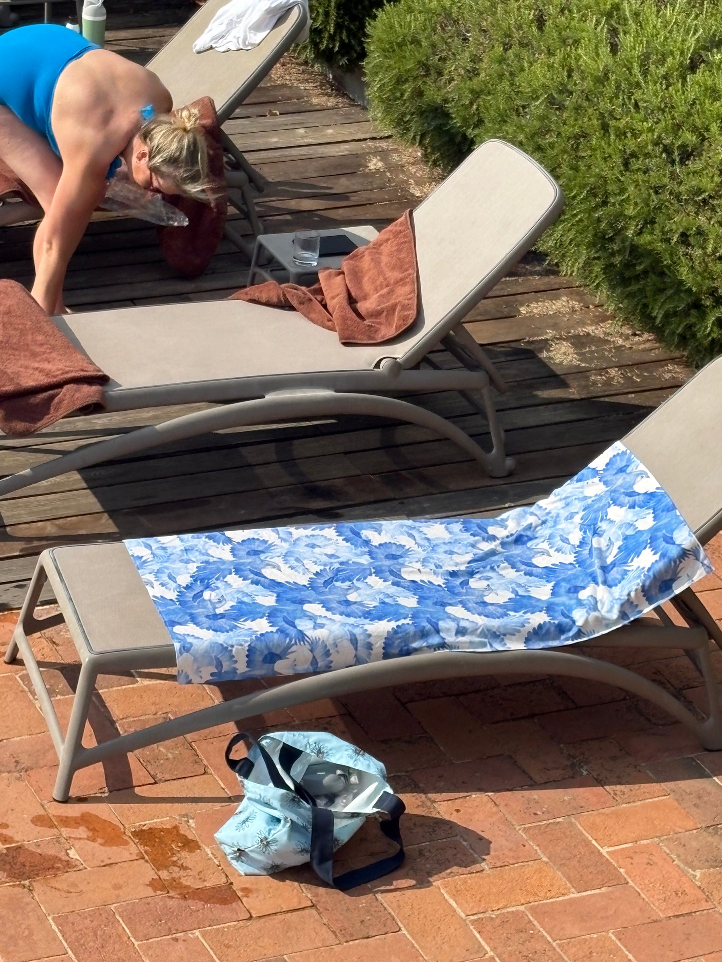 Microfiber Beach Towel - Blue Bird - Layered