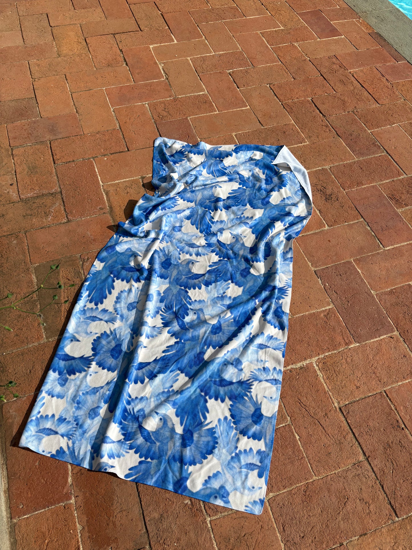 Microfiber Beach Towel - Blue Bird - Layered